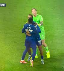 2 นักเตะ ทอฟฟี่สีน้ำเงิน